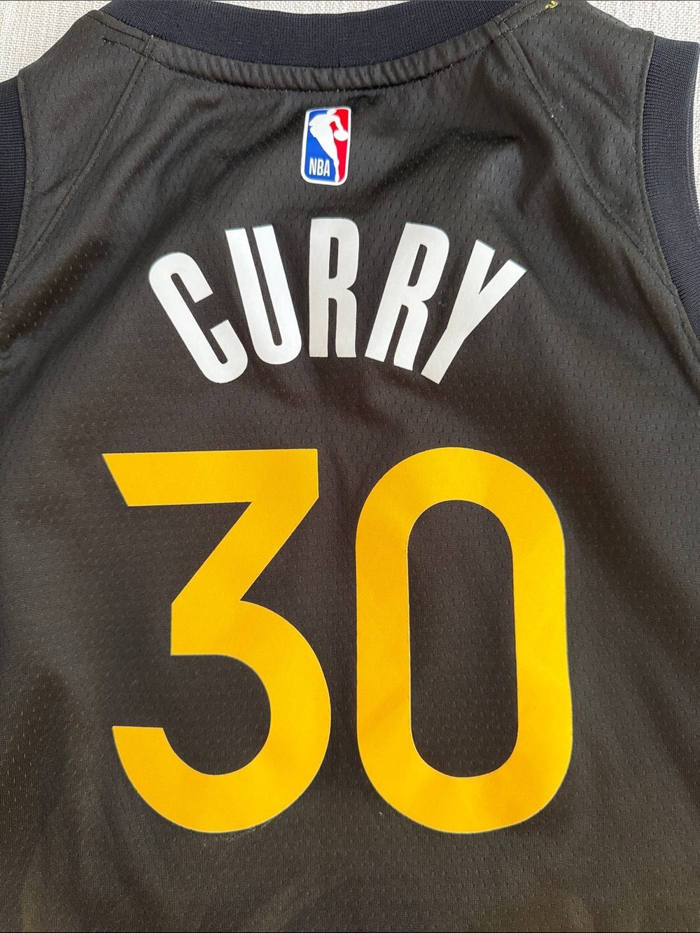 Nike NBA Authentic Black & Yellow Warriors CURRY #30 Jersey. L.